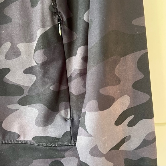 Lole Black and Grey Camouflage Zip Up Active Jacket - Picture 4 of 8